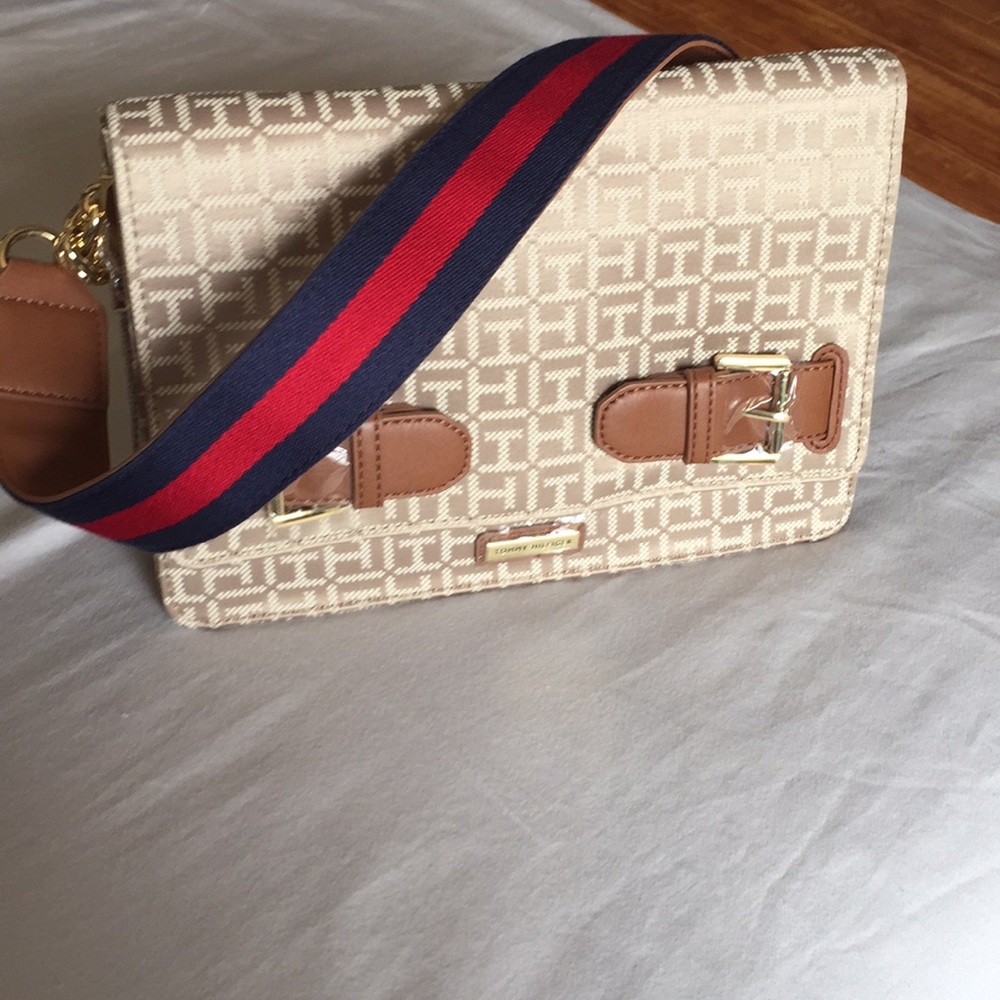 TOMMY HILFIGER shoulder bag BNWOT - Picture 1 of 8